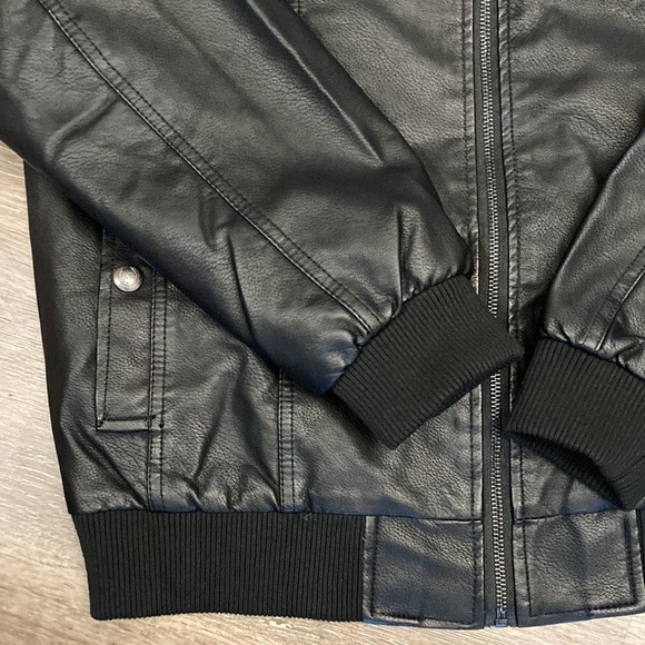 Brand New American Breed Full Zip Faux Leather Removable Hooded Jacket - Picture 2 of 13